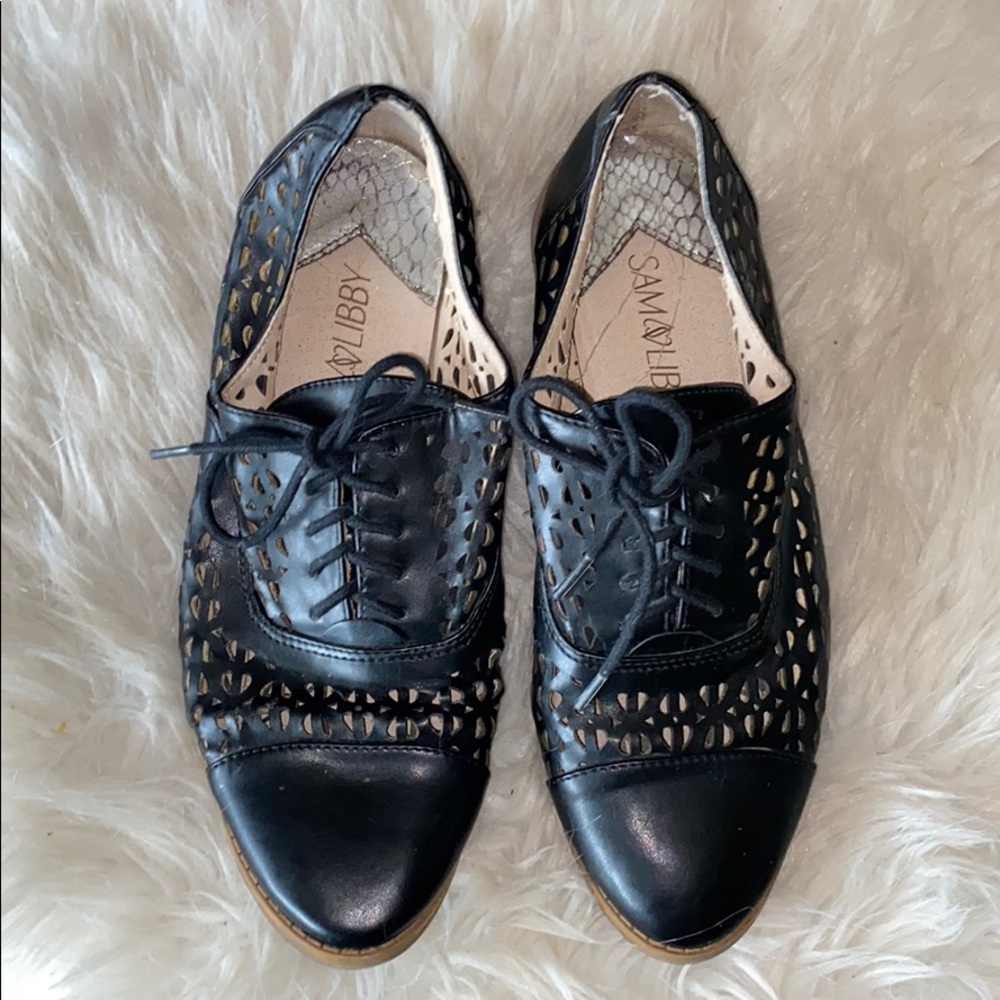 Shoes - Picture 3 of 4
